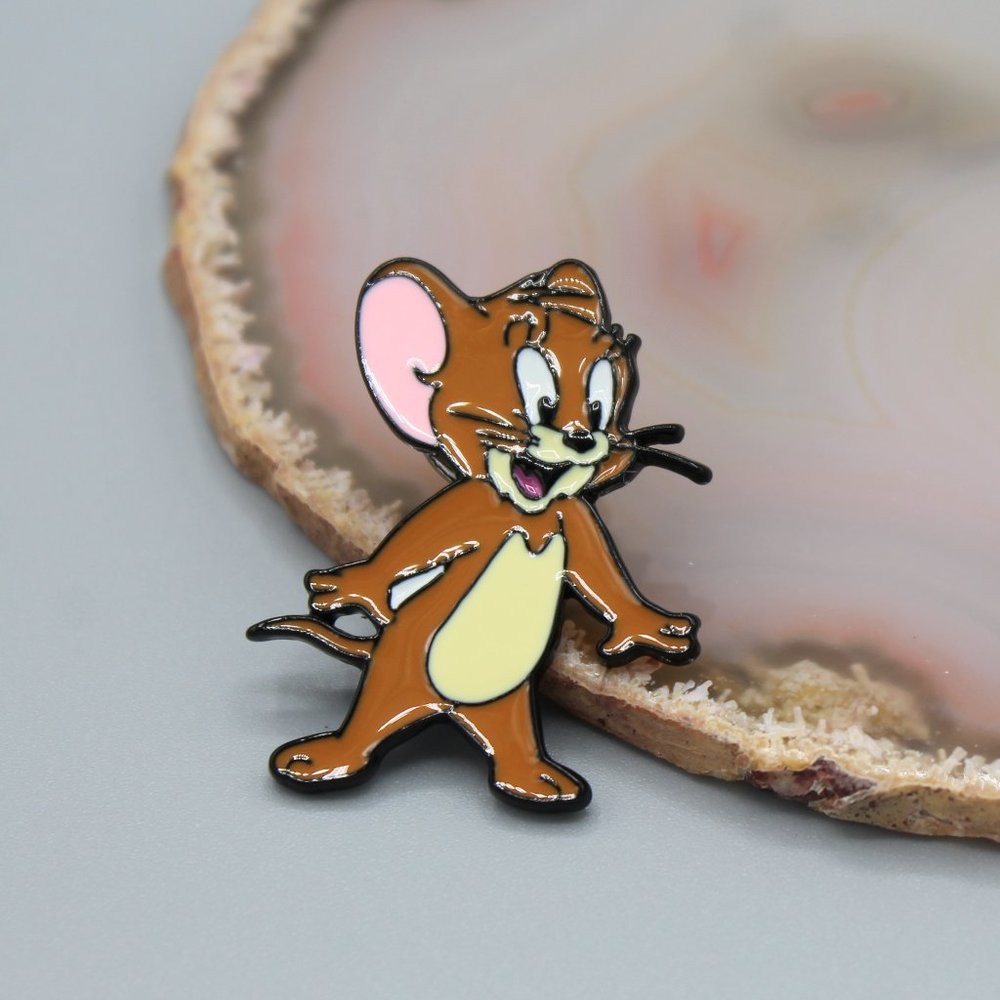 Jewelry pin brooch Tom & Jerry Mouse cartoon fictional character cute new - Picture 1 of 10